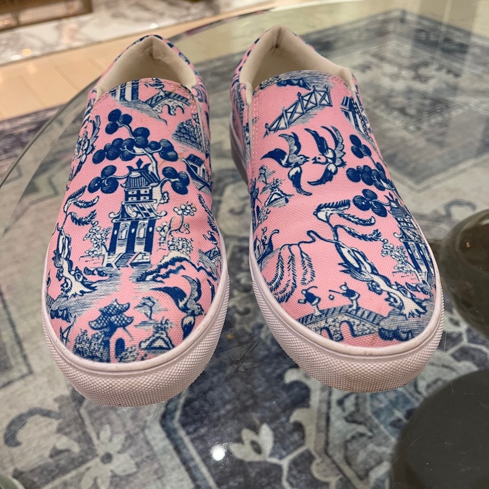 Be the envy of tour friends in these slip-ons!
